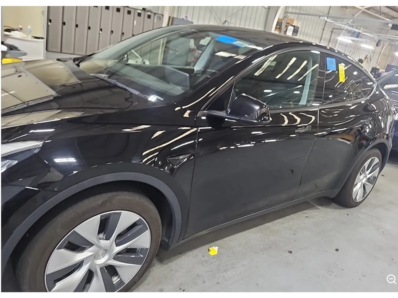 Used 2022 Tesla Model Y Long Range AWD/4WD image 1