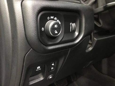 Used 2020 RAM 1500 Sport w/ Level 2 Equipment Goup w/2_L AWD/4WD image 9