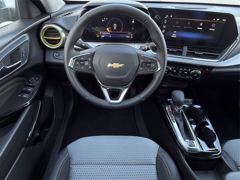 New 2026 Chevrolet Trax LT w/ LT Convenience Package image 11