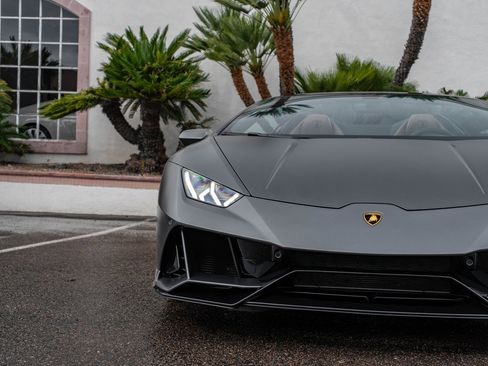 Used 2024 Lamborghini Huracan EVO image 33