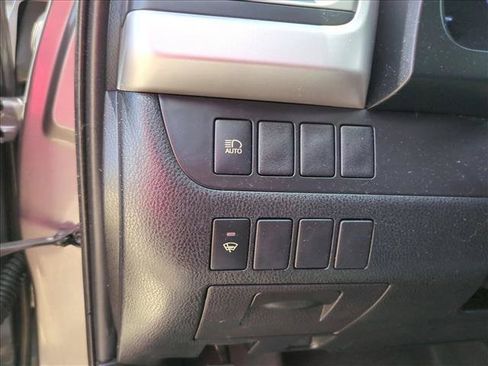 Used 2019 Toyota Highlander LE FWD image 13