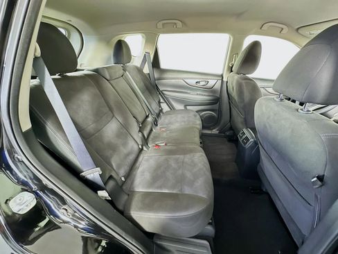 Used 2015 Nissan Rogue S image 37