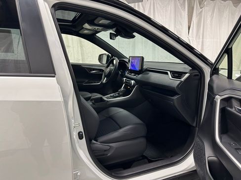 Used 2025 Toyota RAV4 XSE w/ Weather Package image 59