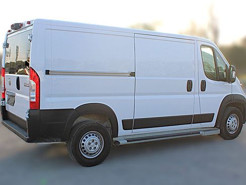 Used 2025 RAM ProMaster 2500 w/ U-Haul Equipment Group image 4
