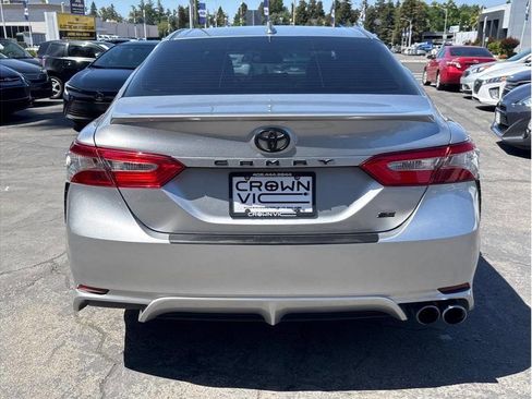 Used 2018 Toyota Camry SE w/ Audio Package FWD image 5