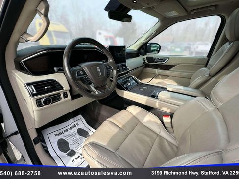 Used 2018 Lincoln Navigator Select image 15