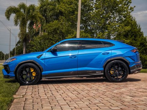 Used 2024 Lamborghini Urus Performante AWD/4WD image 2