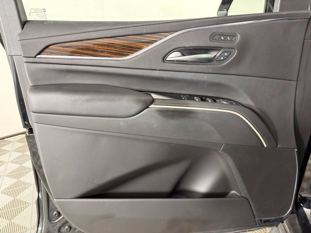 Used 2024 Cadillac Escalade Luxury RWD image 20