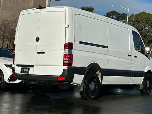 Used 2016 Mercedes-Benz Sprinter 2500 image 4