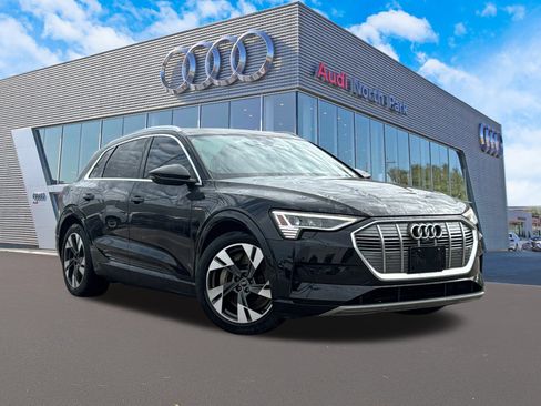 Used 2021 Audi e-tron Premium Plus w/ Premium Plus Package image 1