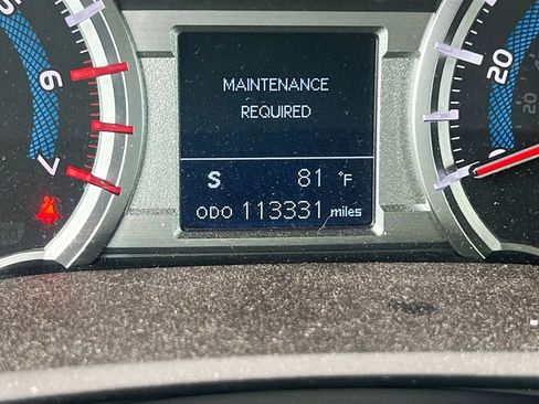Used 2018 Toyota 4Runner SR5 RWD image 12