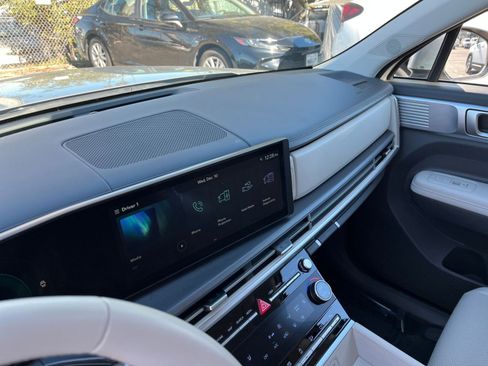 Used 2025 Hyundai Santa Fe SEL image 18