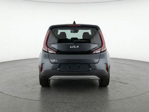 Used 2025 Kia Soul LX w/ LX Technology Package FWD image 7