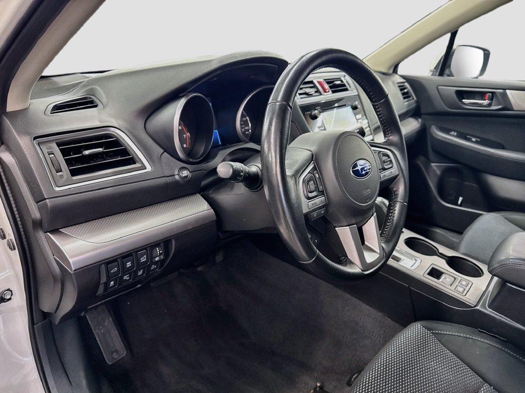 Used 2016 Subaru Outback 2.5i Premium AWD/4WD image 5
