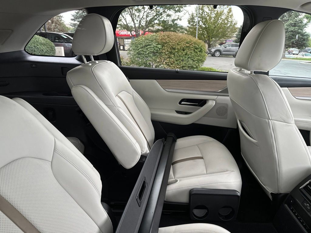 Used 2024 MAZDA CX-90 Plug-In Hybrid w/ Premium Plus AWD/4WD image 10