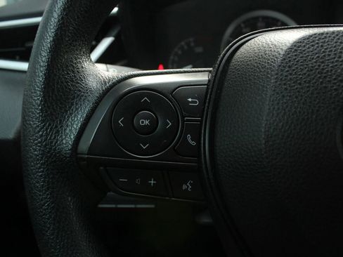 Used 2021 Toyota Corolla LE image 26