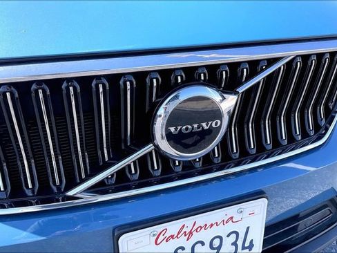 Used 2024 Volvo XC40 B5 Core AWD/4WD image 29