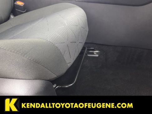 Used 2025 Toyota RAV4 XLE AWD/4WD image 29