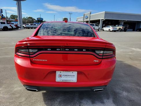 Used 2017 Dodge Charger R/T w/ Plus Group image 4