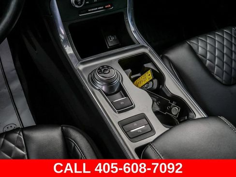 Used 2023 Ford Edge Titanium AWD/4WD image 31