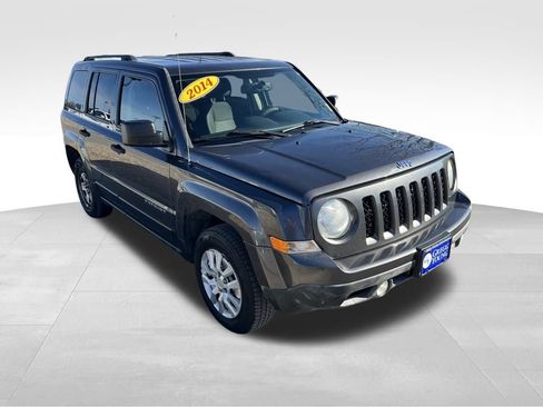 Used 2014 Jeep Patriot Sport image 8