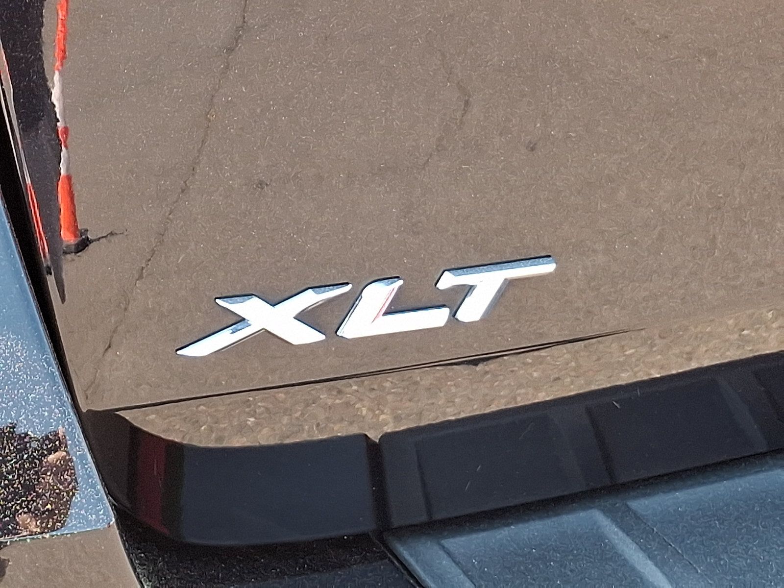 Used 2023 Ford Explorer XLT w/ Equipment Group 202A AWD/4WD image 33