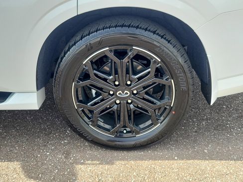 New 2026 INFINITI QX80 4WD image 5