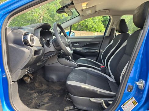 Used 2020 Nissan Versa SV FWD image 9