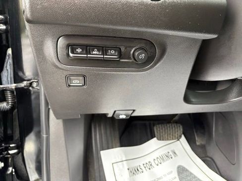 Used 2024 GMC Terrain Denali w/ Denali Premium Package AWD/4WD image 18