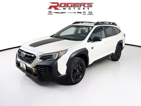 Certified 2025 Subaru Outback Wilderness AWD/4WD image 3