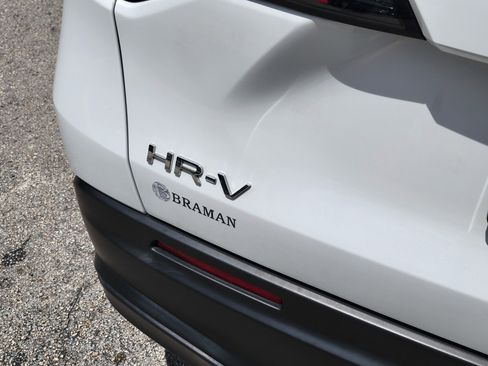 Certified 2024 Honda HR-V LX image 5
