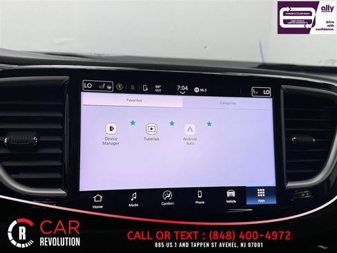 Used 2024 Chrysler Pacifica Touring-L FWD image 20