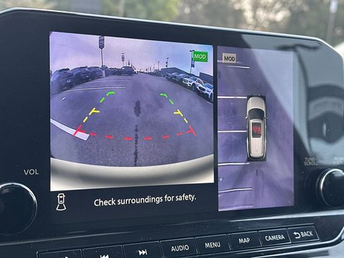 Used 2023 Nissan Pathfinder Platinum image 29