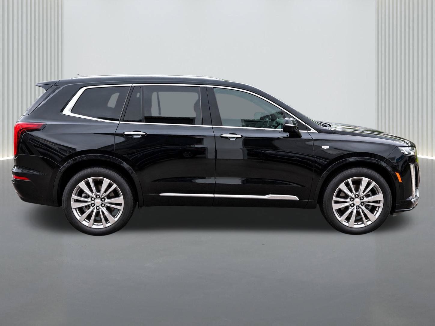 Used 2024 Cadillac XT6 Premium Luxury FWD image 8