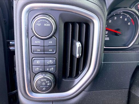 Used 2021 Chevrolet Silverado 1500 LT Trail Boss w/ Convenience Package II AWD/4WD image 34