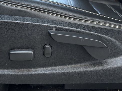 Used 2020 GMC Canyon Denali image 25