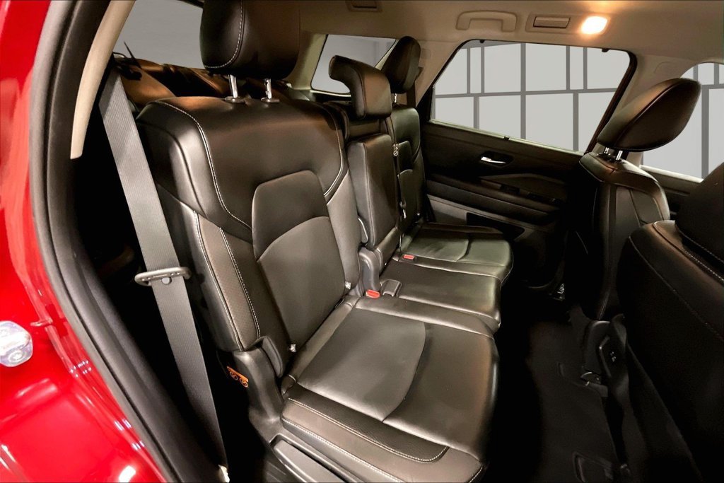 Used 2023 Nissan Pathfinder SL AWD/4WD image 25