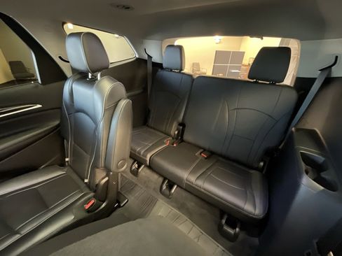 Used 2021 Buick Enclave Avenir w/ Avenir Technology Package image 24