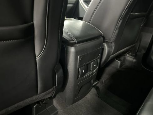 Used 2023 Ford Explorer XLT w/ Equipment Group 202A AWD/4WD image 31