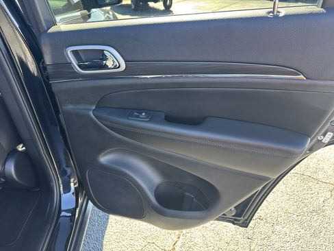 Used 2021 Jeep Grand Cherokee Limited image 15