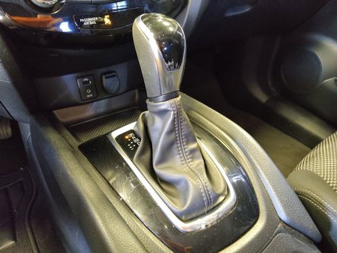 Used 2017 Nissan Rogue Sport SV image 26