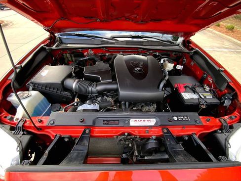 Used 2018 Toyota Tacoma SR5 image 29