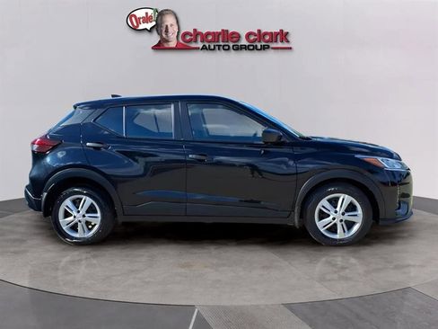 Used 2024 Nissan Kicks S image 6