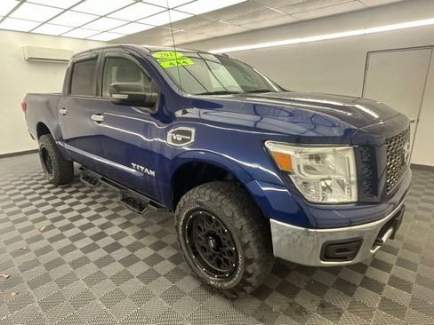 Used 2017 Nissan Titan SV AWD/4WD image 3