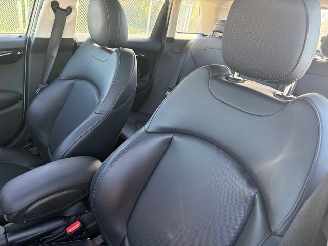 Used 2019 MINI Cooper S w/ Premium Package FWD image 10