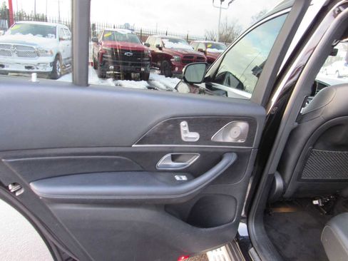 Used 2022 Mercedes-Benz GLS 450 4MATIC image 14