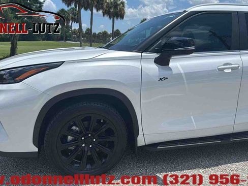 Used 2024 Toyota Highlander XLE FWD image 30