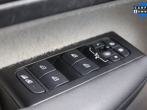 Used 2021 Volvo XC40 T5 Inscription w/ Advanced Package image 18