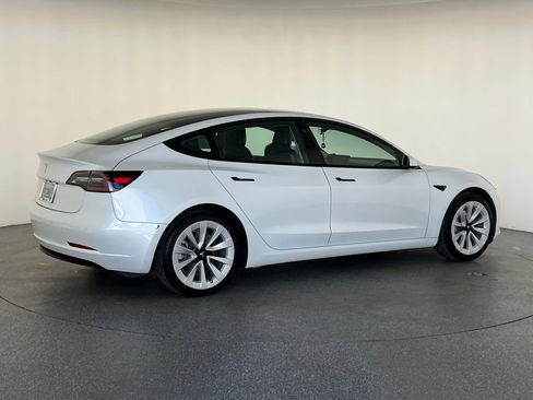 Used 2022 Tesla Model 3 image 3