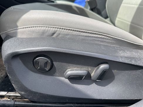 Used 2022 Volkswagen Taos SE image 18